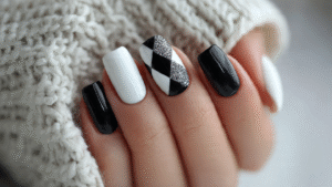 black nail ideas Naily.site
